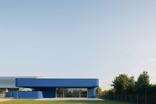 hires.tobias.kaser .001 min hJpHmE