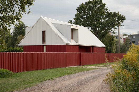 GAISS Comet house 001 fotoMadaraKupla ZrNAX3