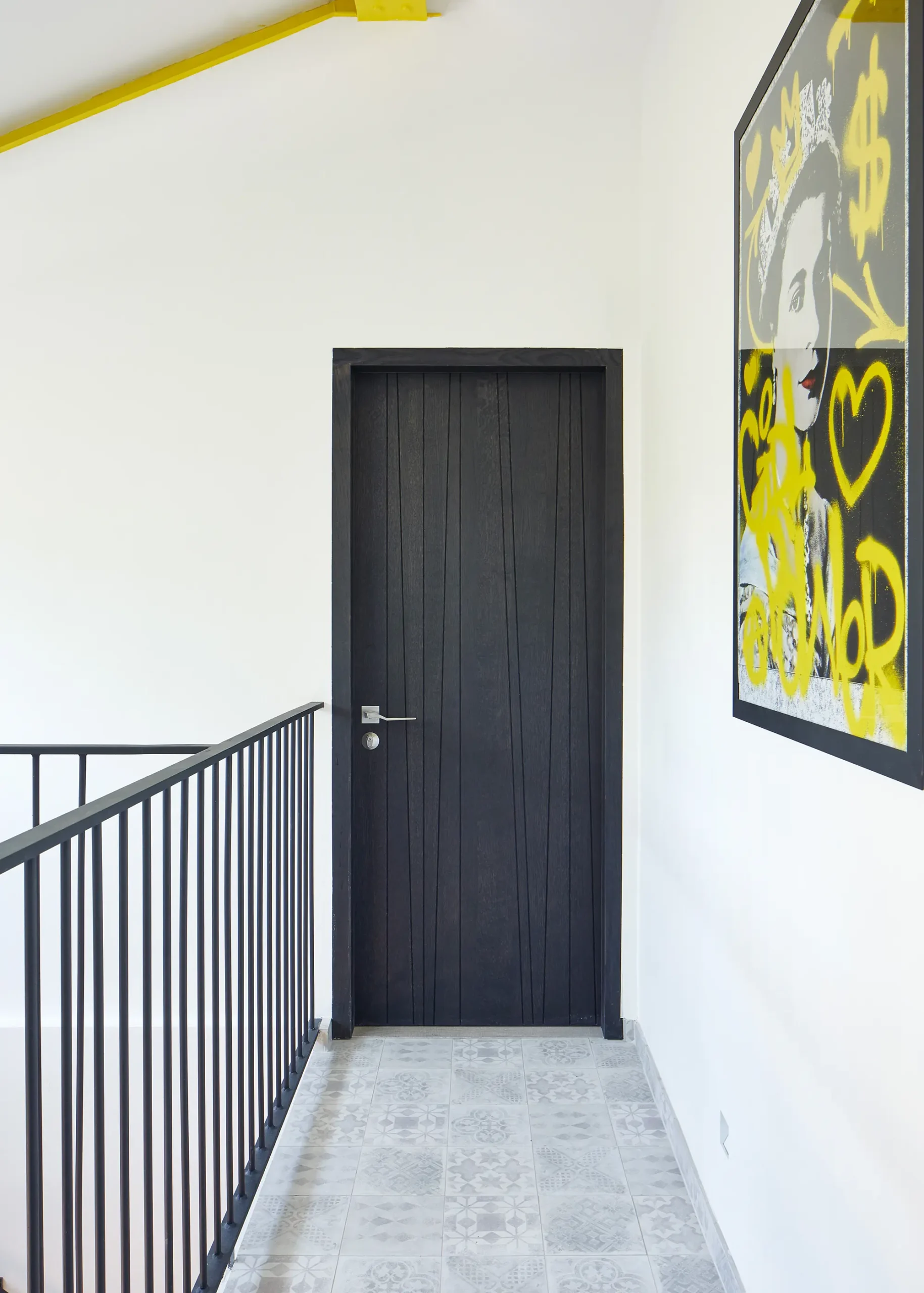UF HOA 016 1YBHM6 scaled